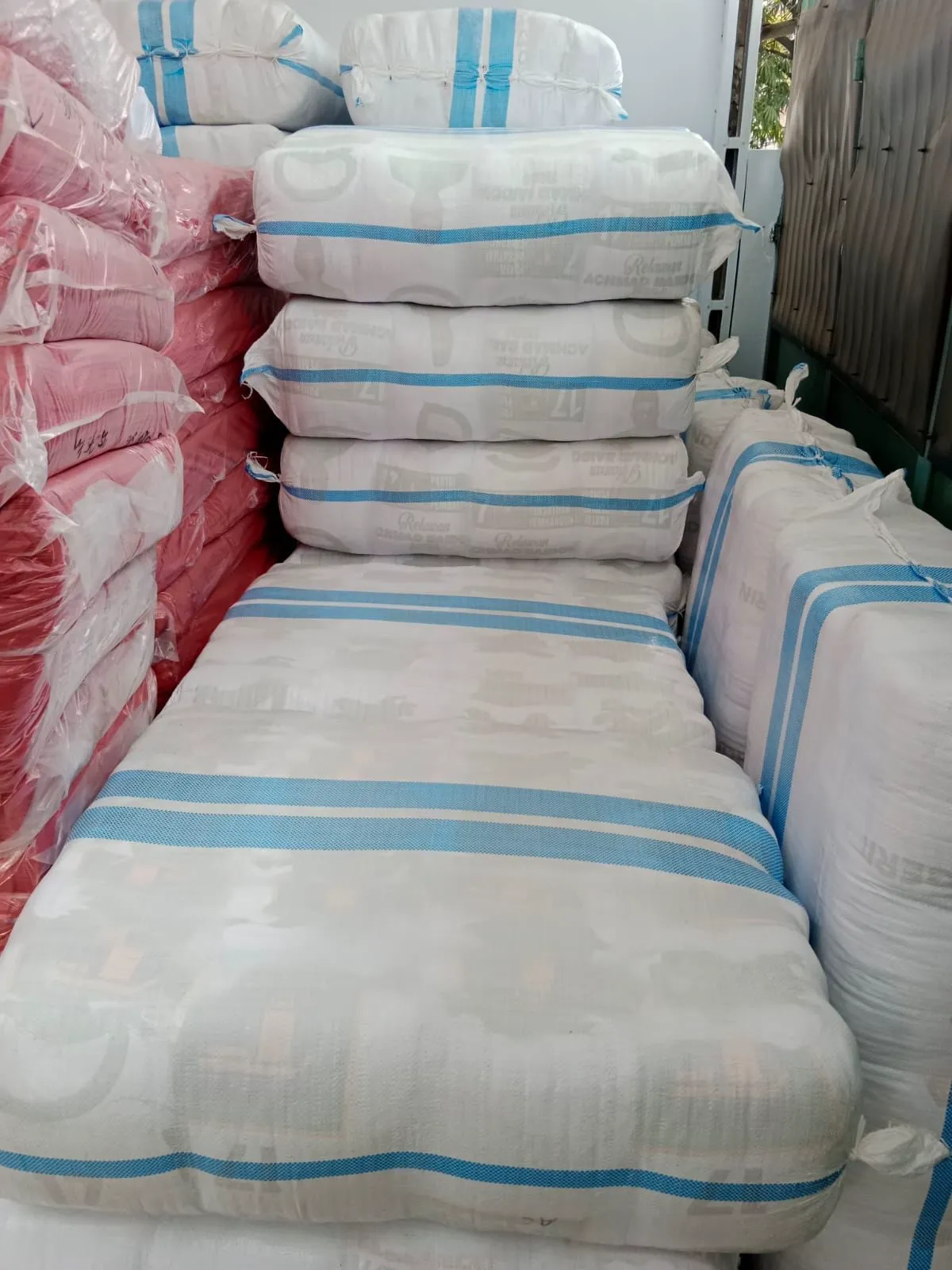 Proyek Ribuan Kaos - TumpukanPacking